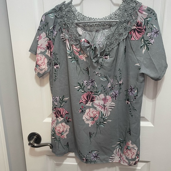 Ruffled Green and Pink Short Sleeve Blouse - Picture 12 of 12